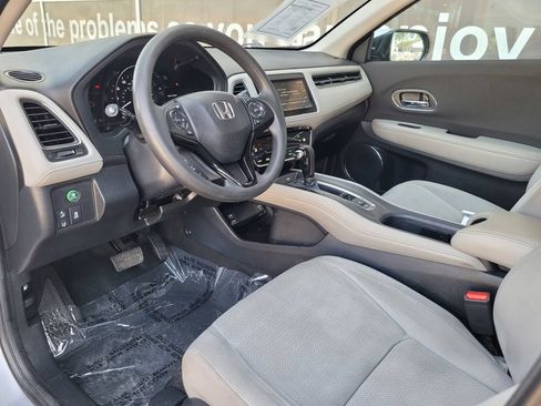 Used 2022 Honda HR-V EX image 11