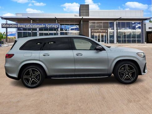 Used 2025 Mercedes-Benz GLS 450 4MATIC image 4