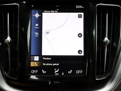 Used 2018 Volvo XC60 T5 Momentum w/ Vision Package image 20
