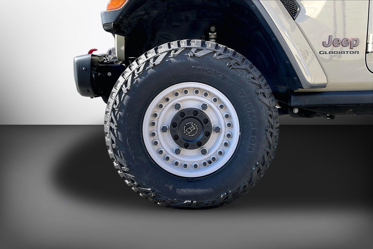 Certified 2020 Jeep Gladiator Rubicon AWD/4WD image 31