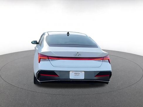 Used 2025 Hyundai Elantra SEL image 12