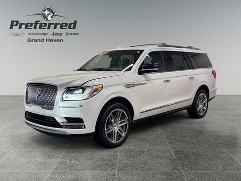 Used 2018 Lincoln Navigator L Reserve w/ Technology Package image 10
