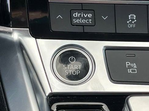 Used 2021 Audi e-tron Premium w/ Convenience Plus Package AWD/4WD image 20