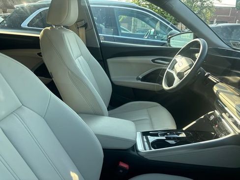 Certified 2025 Audi Q5 Premium w/ Convenience Package AWD/4WD image 10