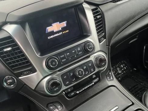 Used 2018 Chevrolet Suburban Premier AWD/4WD image 14