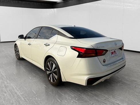Used 2022 Nissan Altima 2.5 SV FWD image 3