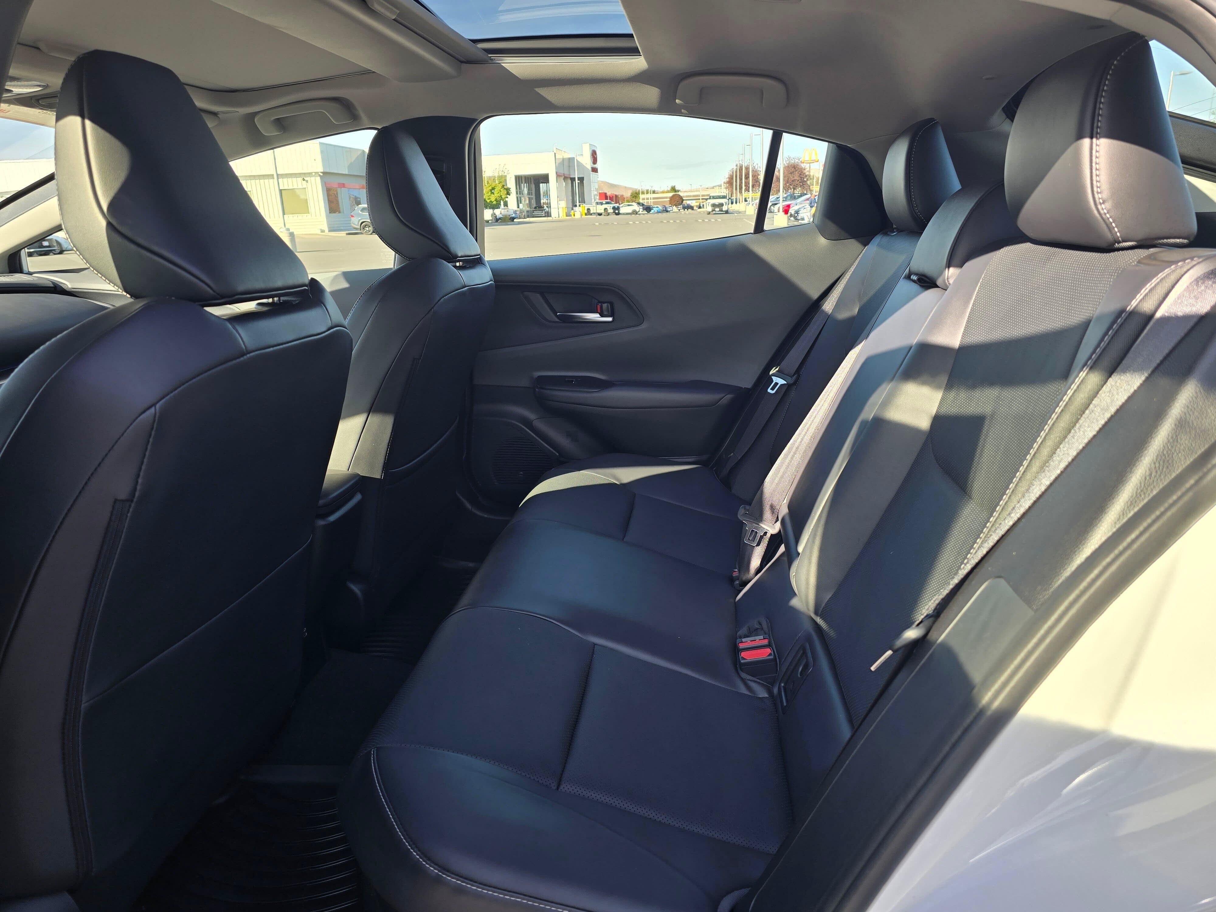 Certified 2025 Toyota Prius XLE FWD image 17