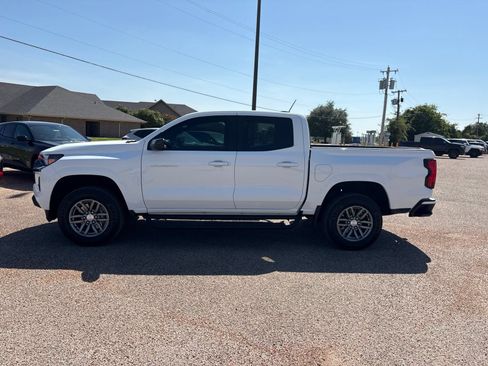 Used 2024 Chevrolet Colorado LT w/ LT Convenience Package II RWD image 2