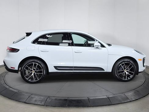 Certified 2026 Porsche Macan AWD/4WD image 8