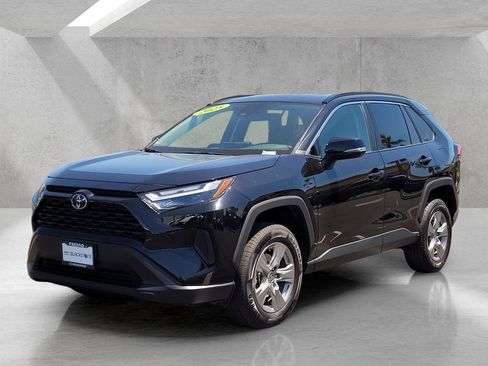 Used 2025 Toyota RAV4 XLE AWD/4WD image 28