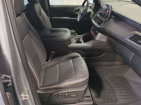 Used 2023 GMC Yukon SLT w/ SLT Luxury Package image 21