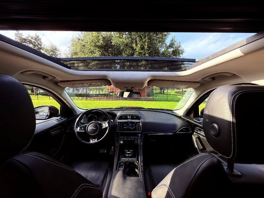 Used 2017 Jaguar F-PACE R-Sport AWD/4WD image 26