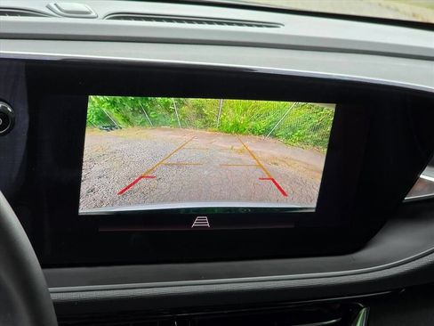 Used 2025 Buick Envista Sport Touring FWD image 5