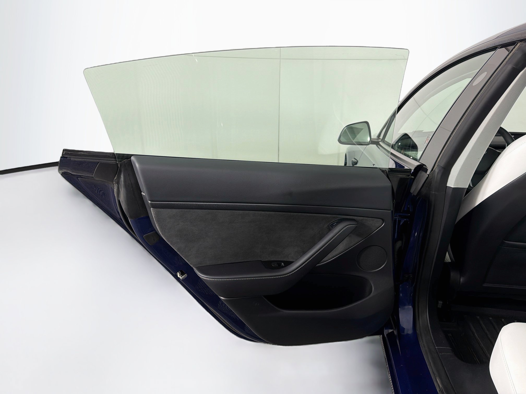Used 2023 Tesla Model 3 Standard Range RWD image 26
