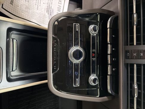 Used 2020 Lincoln Corsair Reserve w/ Equipment Group 201A image 18