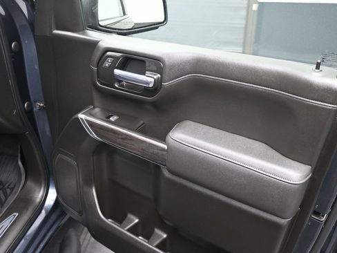 Used 2022 Chevrolet Silverado 1500 LTZ w/ Z71 Off-Road Package AWD/4WD image 13