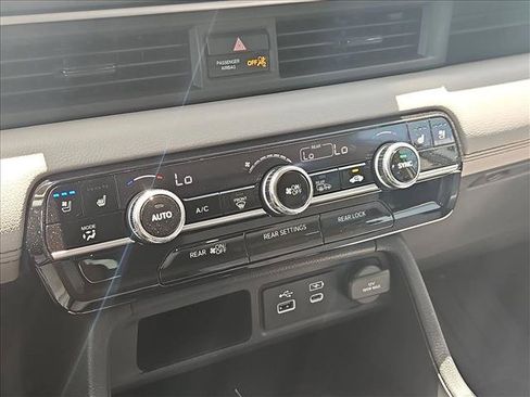 Used 2025 Honda Pilot Elite image 14