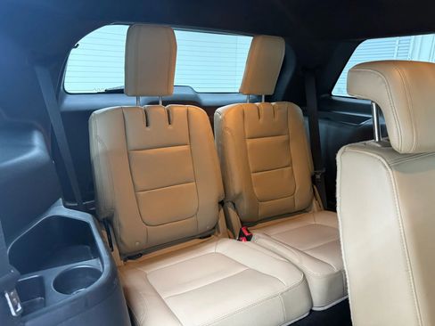 Used 2017 Ford Explorer XLT w/ Equipment Group 202A image 39