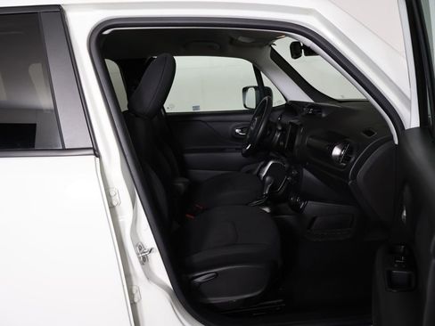 Used 2022 Jeep Renegade Latitude w/ Convenience Group AWD/4WD image 28