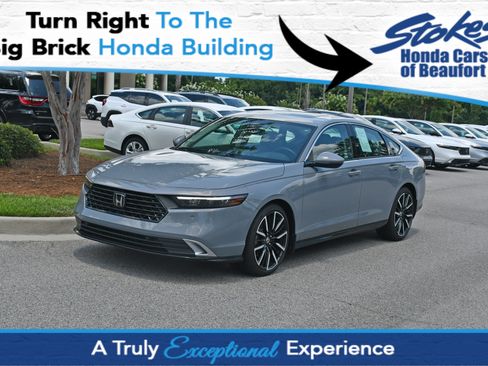 Used 2025 Honda Accord Touring image 1