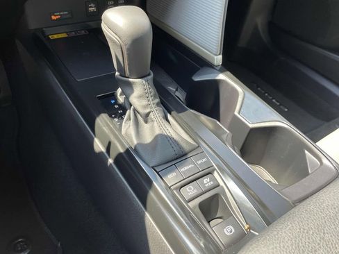 Used 2025 Toyota Camry SE w/ Multimedia Upgrade Package image 21