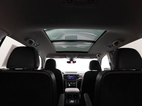 Used 2021 Volkswagen Atlas SEL Premium image 24