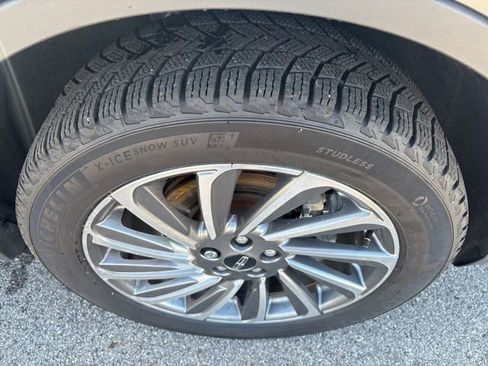 Used 2023 Lincoln Corsair Reserve AWD/4WD image 17