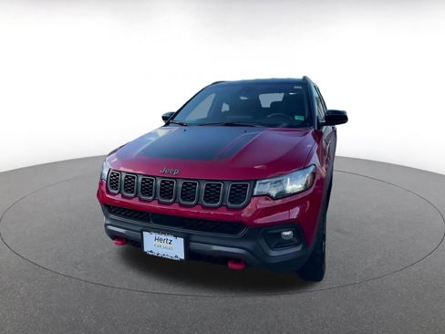 Used 2025 Jeep Compass Trailhawk image 7