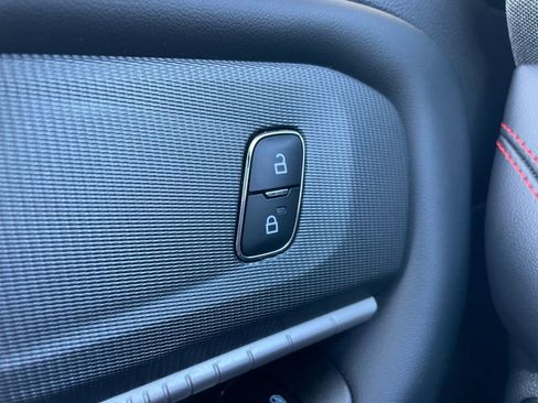 Used 2025 Ford Explorer ST-Line image 27