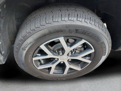 Used 2024 Jeep Grand Cherokee Limited AWD/4WD image 5