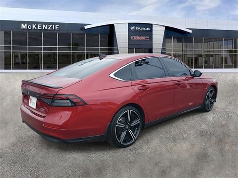 Used 2023 Honda Accord Sport image 4