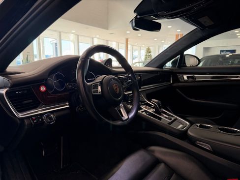 Used 2019 Porsche Panamera Turbo S image 5