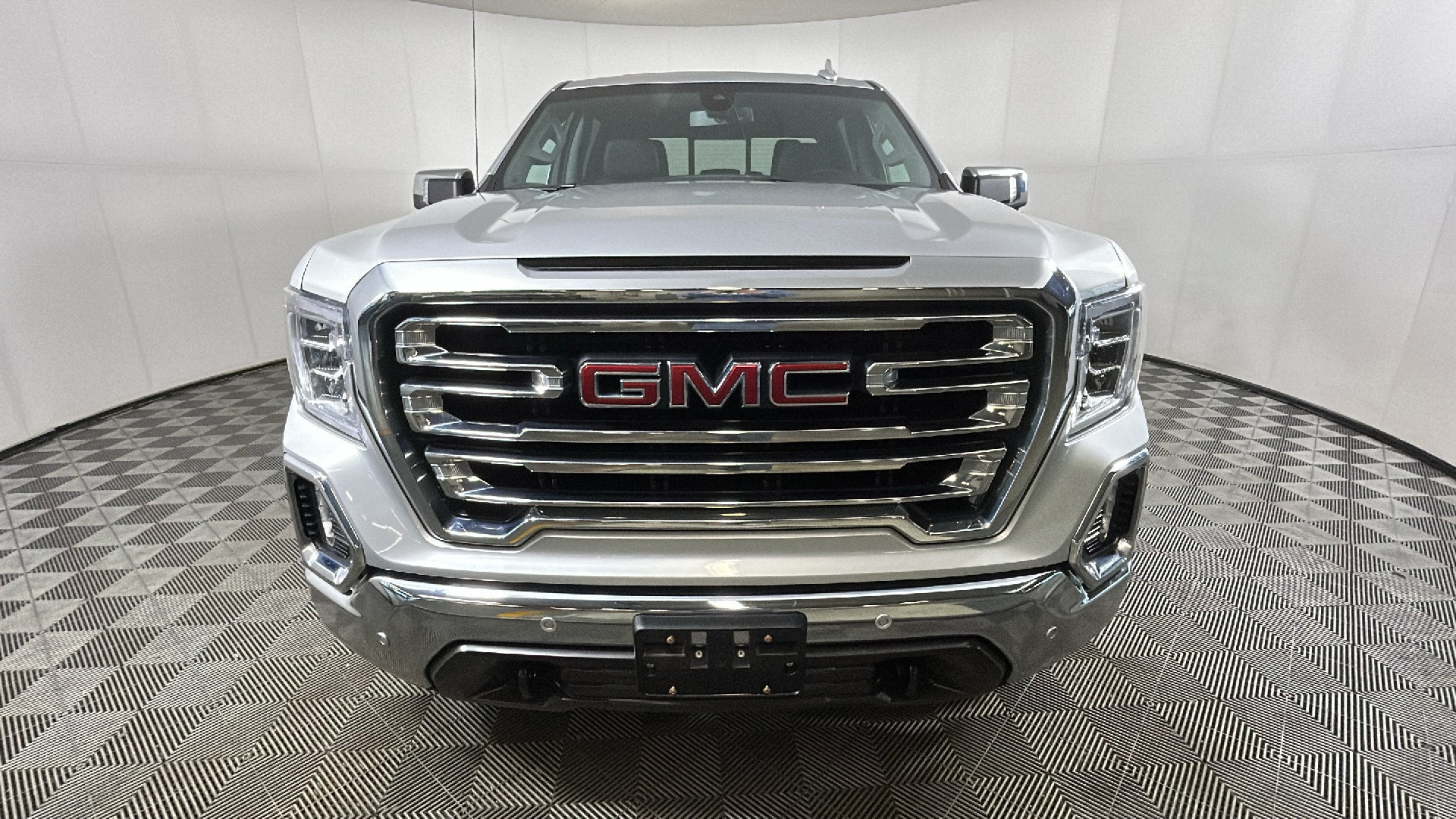 Used 2019 GMC Sierra 1500 SLT w/ SLT Premium Plus Package AWD/4WD image 9