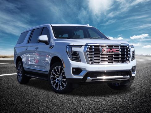 New 2026 GMC Yukon XL Denali w/ LPO, Floor Liner Package AWD/4WD image 2