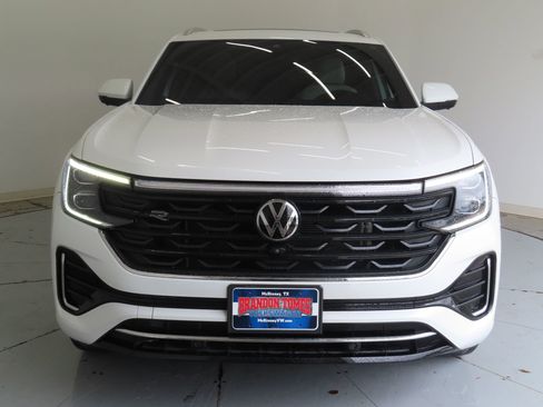 Used 2024 Volkswagen Atlas Cross Sport SEL Premium R-Line AWD/4WD image 9