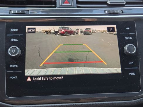 Used 2022 Volkswagen Tiguan SE R-Line FWD image 26