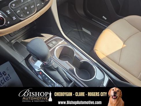 Used 2024 Chevrolet Equinox Premier AWD/4WD image 25