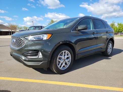 Used 2023 Ford Edge SEL w/ Convenience Package AWD/4WD image 2