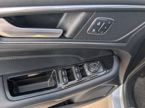 Used 2017 Ford Edge Titanium FWD image 21