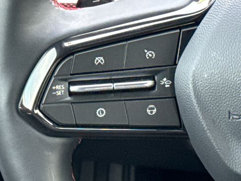 Used 2026 Chevrolet Traverse RS FWD image 19