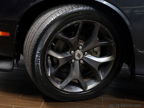 Used 2019 Dodge Challenger R/T RWD image 26