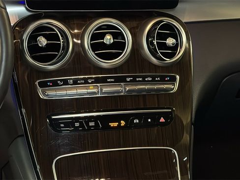 Used 2022 Mercedes-Benz GLC 300 4MATIC image 22