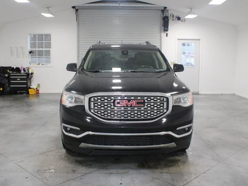 Used 2017 GMC Acadia Denali image 3