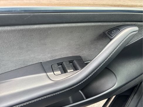 Used 2023 Tesla Model 3 Standard Range image 24