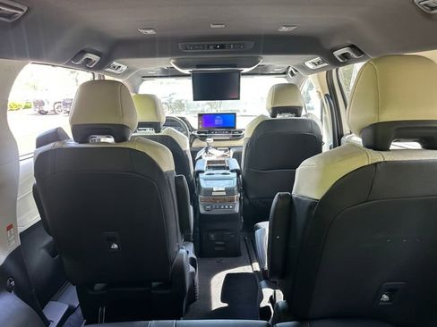 New 2026 Toyota Sienna Platinum AWD/4WD image 12