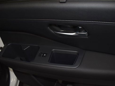 Used 2024 Nissan Pathfinder SL image 20