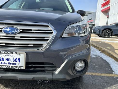 Used 2017 Subaru Outback 2.5i Premium image 3
