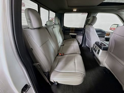 Used 2019 Ford F150 Lariat image 32