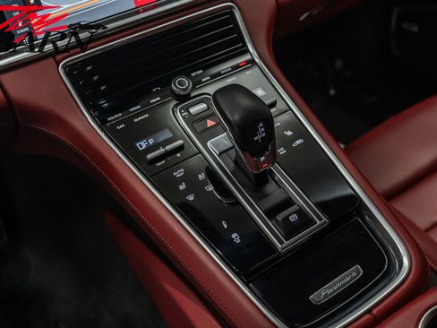 Used 2020 Porsche Panamera GTS image 42
