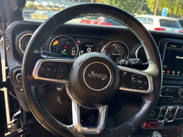 Used 2022 Jeep Wrangler Unlimited Rubicon 4xe AWD/4WD image 18